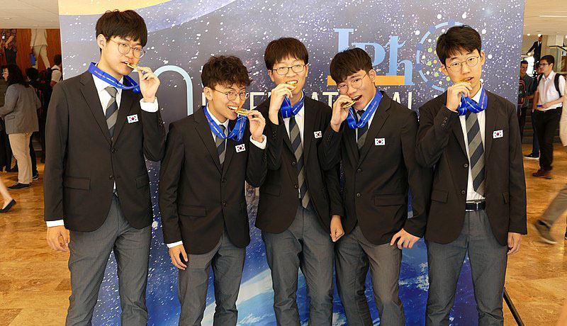 IPhO Nemzetközi Fizikai Olimpia